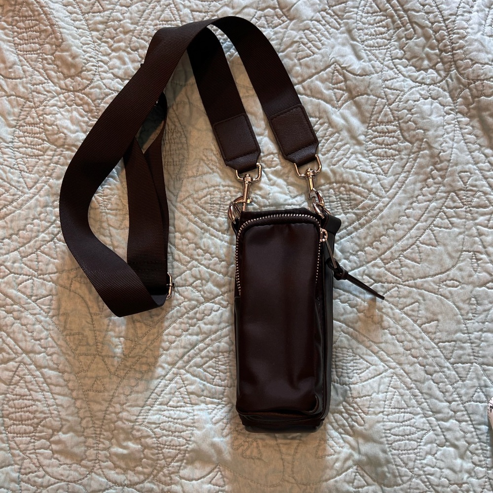 Crossbody water bottle bag